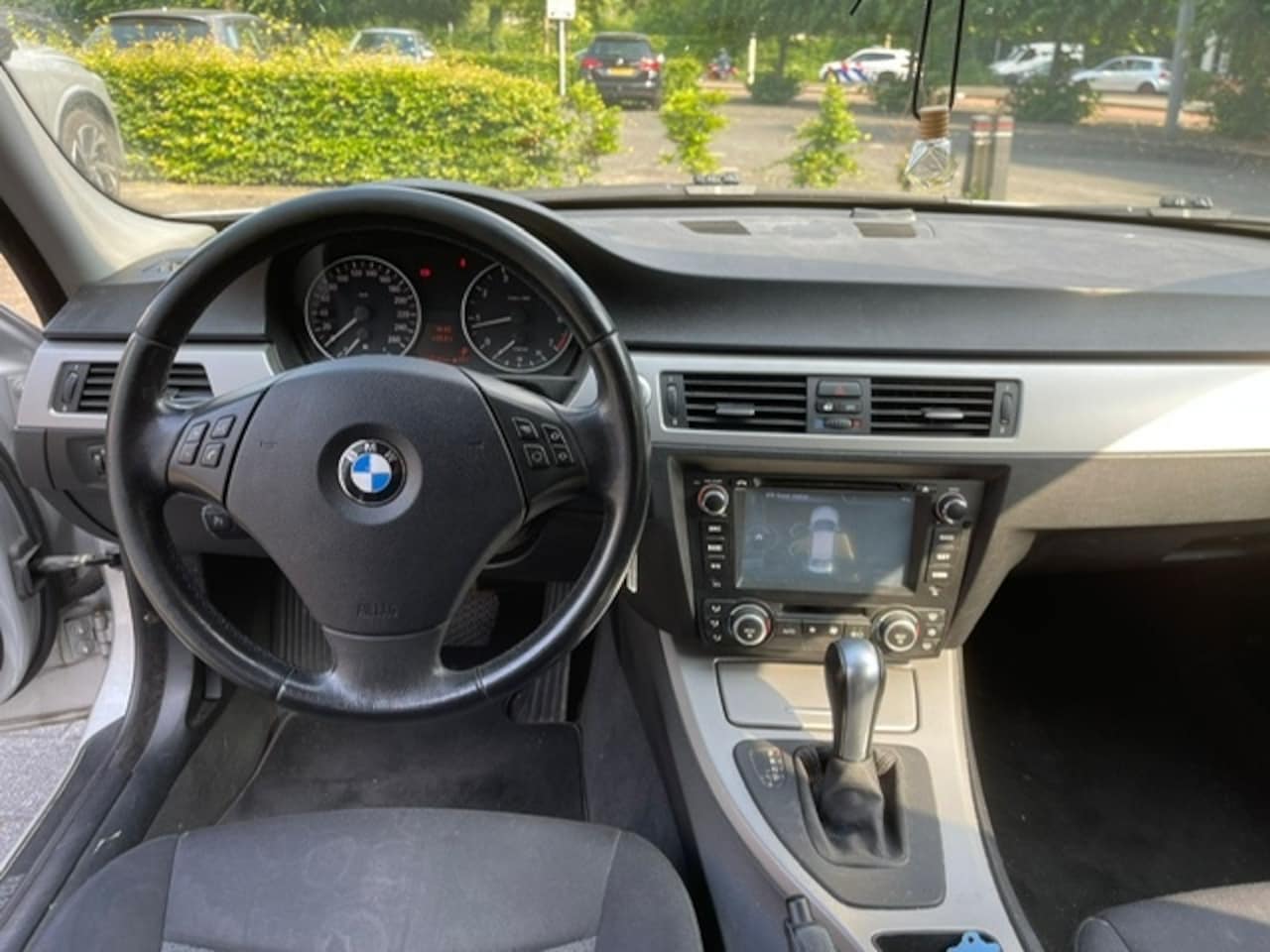 BMW 3-serie - 318i 129PK Automaat Sedan Dynamic Executive - AutoWereld.nl