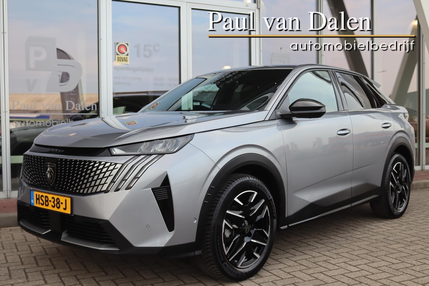 Peugeot 3008 - 1.2 HYBRID 136PK AUTOMAAT (e-DCS6) ALLURE Navi | Adapt.Cruise | 360 Camera | AGR Stoel | V - AutoWereld.nl