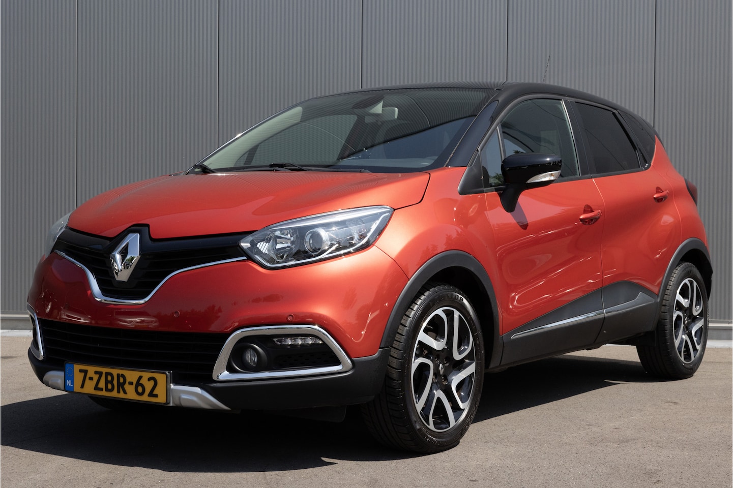 Renault Captur - 1.2 TCe Helly Hansen | CAMERA | NAVI | ECC | NL-AUTO - AutoWereld.nl