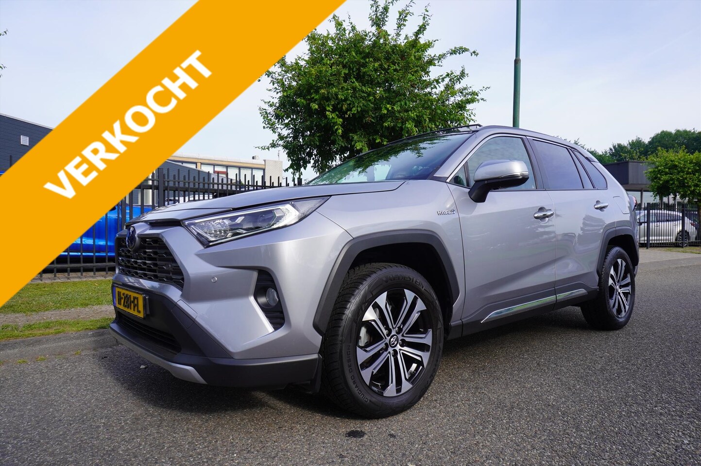 Toyota RAV4 - 2.5 Hybrid 218pk CVT AWD Executive Panoramadak Leder Trekhaak - AutoWereld.nl