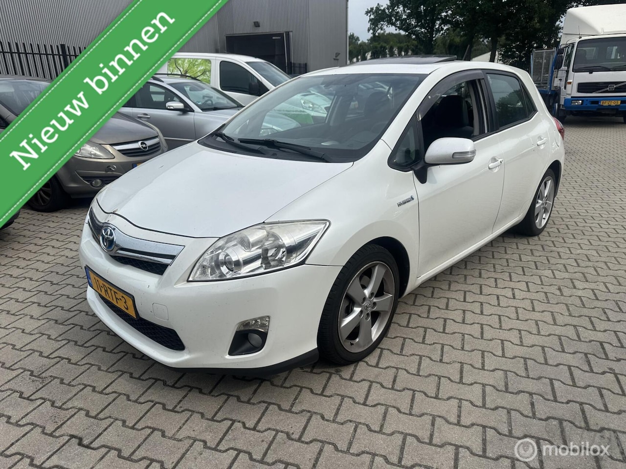 Toyota Auris - 1.8 Full Hybrid Executive 1.8 Full Hybrid Executive - AutoWereld.nl