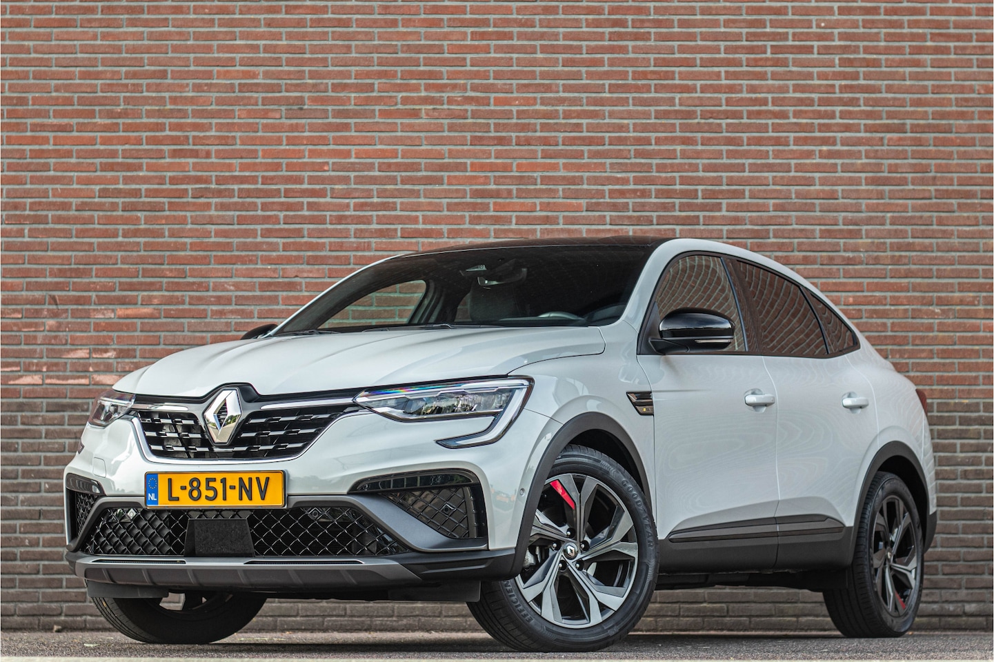 Renault Arkana - 1.6 E-Tech Hybrid R.S. Line, Origineel NL, Bose, Alcantara, Stoel & Stuurverwarming, Park - AutoWereld.nl
