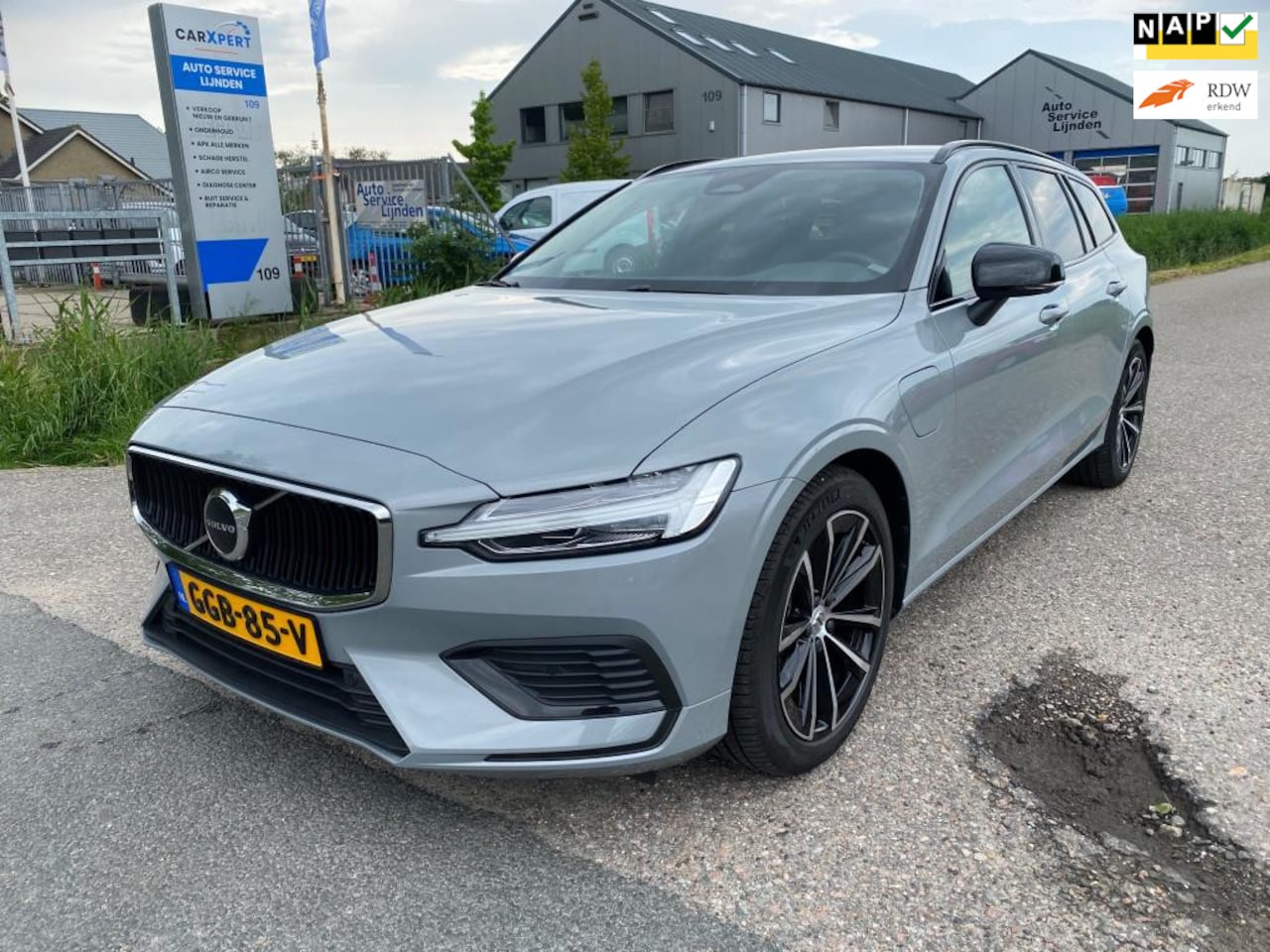Volvo V60 - 2.0 T6 Plug-in hybrid AWD Essential Bright - AutoWereld.nl