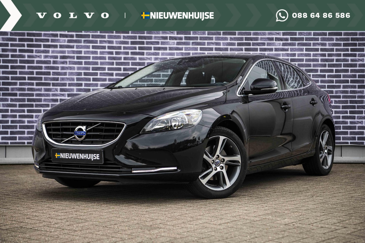 Volvo V40 - 1.6 T2 Momentum | Trekhaak | Bluetooth | Navigatie | Climate Control | Cruise Control | Pa - AutoWereld.nl