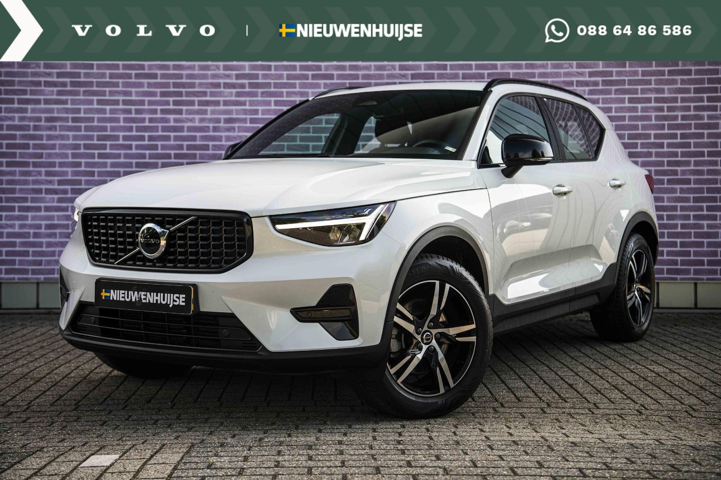Volvo XC40 - 2.0 B4 Plus Dark | Adapt. Cruise | BLIS | Trekhaak | Verw. Voorruit | Navi | Keyless | Goo - AutoWereld.nl