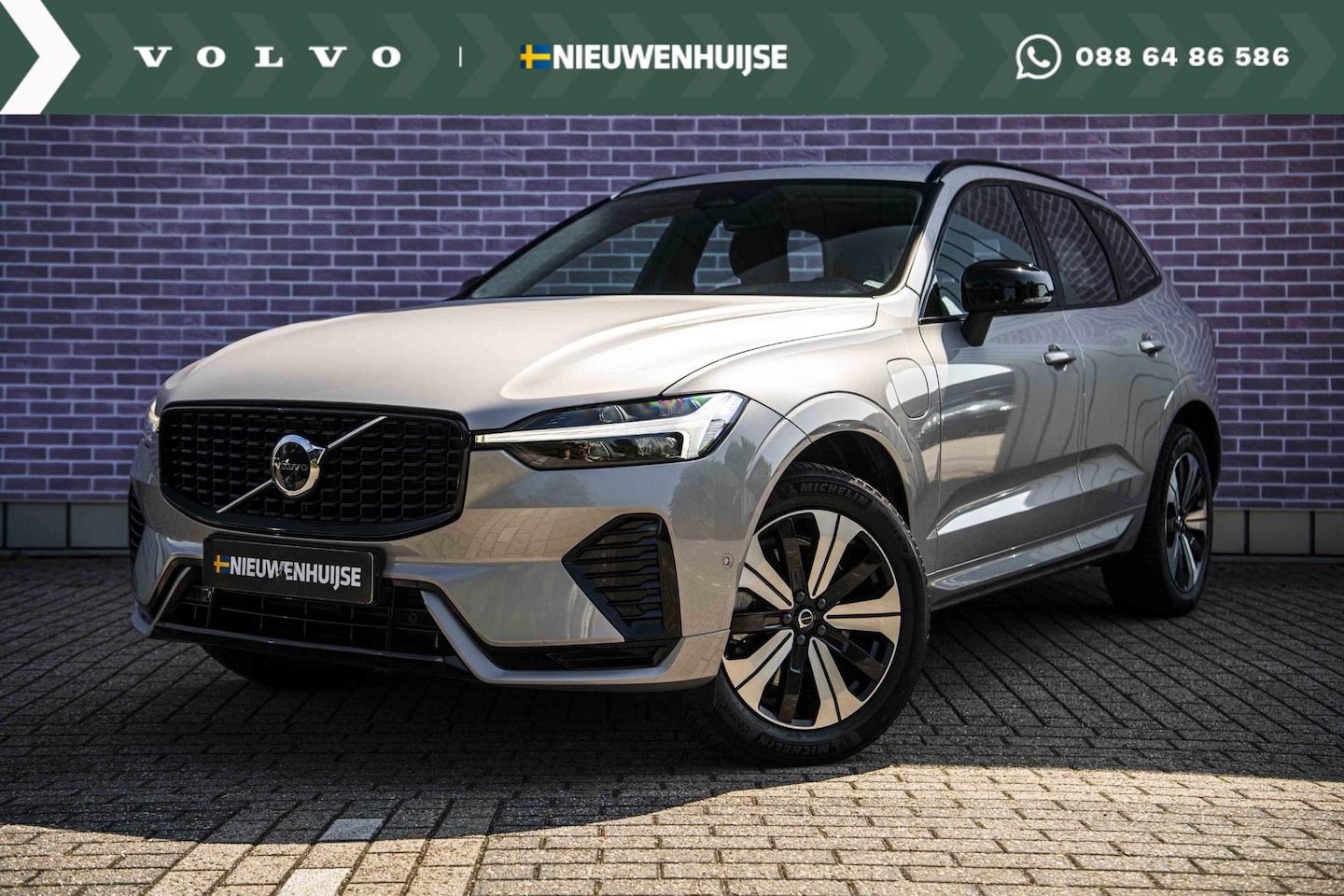 Volvo XC60 - 2.0 T6 Plug-in hybrid AWD Plus Dark | Long Range | Trekhaak | Schuif/kanteldak | Rondomzic - AutoWereld.nl