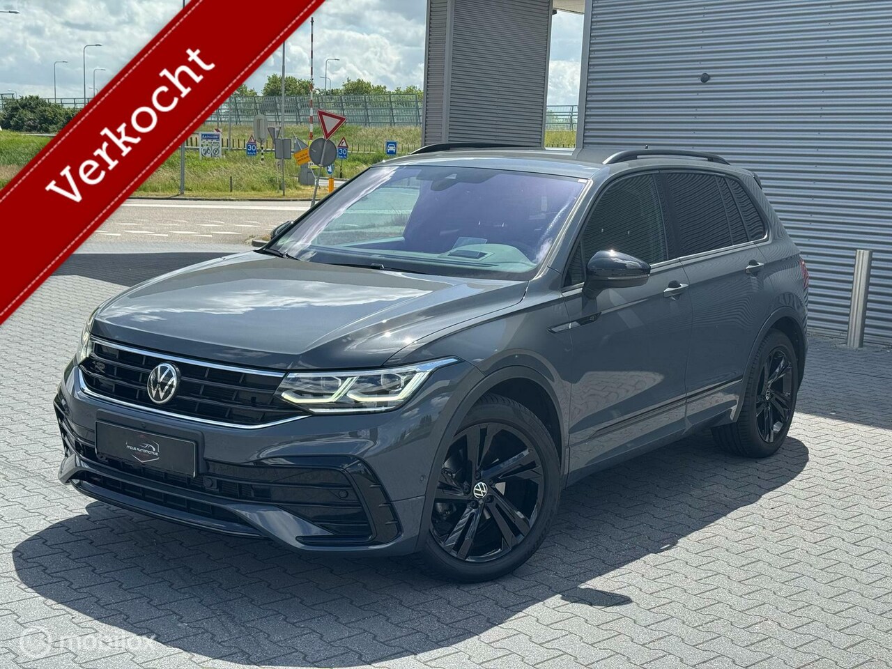 Volkswagen Tiguan - 1.5 TSI R-Line Business 1.5 TSI R-Line Business+ - AutoWereld.nl