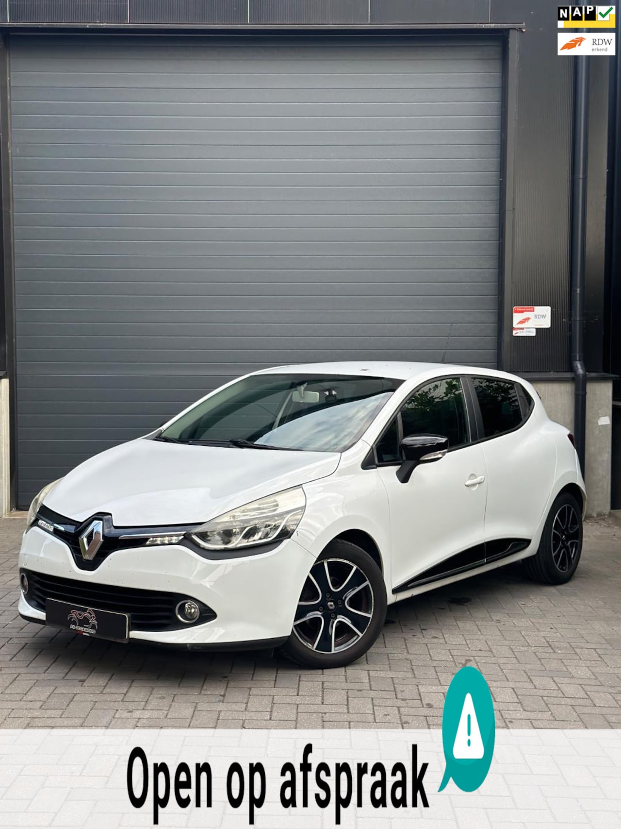 Renault Clio - 0.9 TCe Expression Airco - Cruise - Navi - AutoWereld.nl