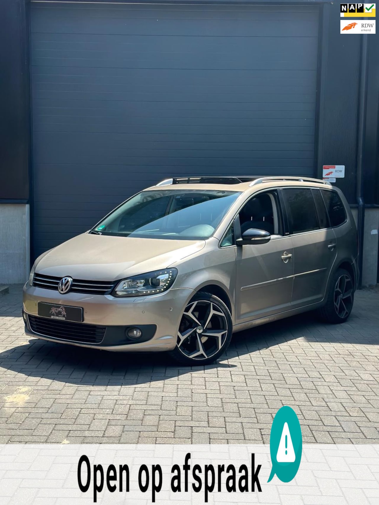 Volkswagen Touran - 1.4 TSI Highline DSG - Pano - Led FULL OPTIONS - AutoWereld.nl