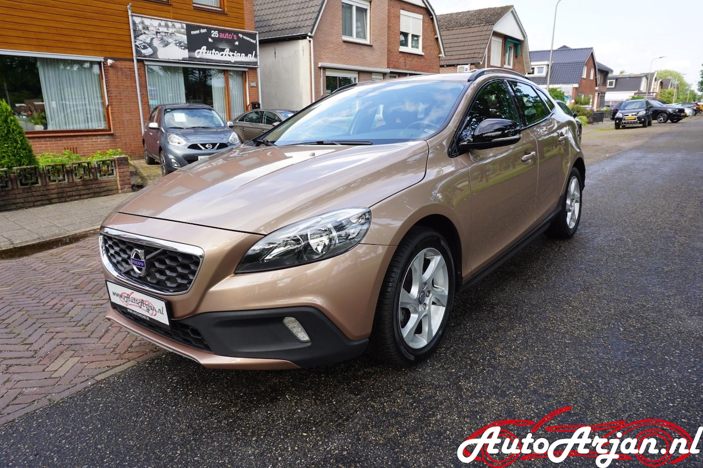 Volvo V40 Cross Country - 1.6 T4 Momentum 1.6 T4 Momentum - AutoWereld.nl