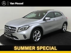 Mercedes-Benz GLA-Klasse - 180 Premium Automaat / Panorama Dak / Stoelverwarming / Parkeer Camera /