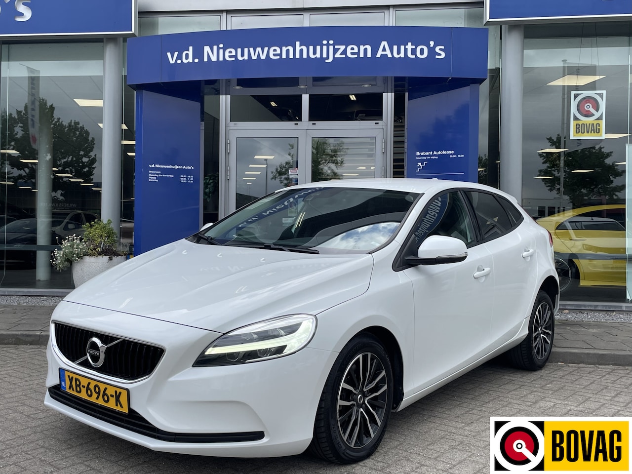 Volvo V40 - 1.5 T2 Polar+ | Cruise control | Navigatie | - AutoWereld.nl