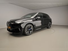 BMW iX - xDrive50 | Sportpakket | Laserlicht | Navigatie | Trekhaak | Schuifdak | Keyles go | DAB |
