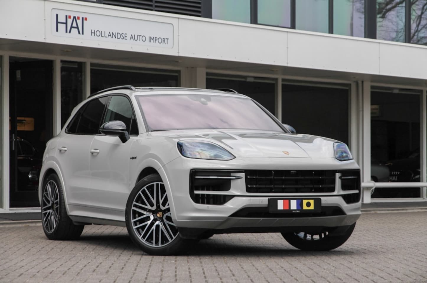 Porsche Cayenne - 3.0 E-Hybrid I Pano I ACC I Sport-Design I - AutoWereld.nl