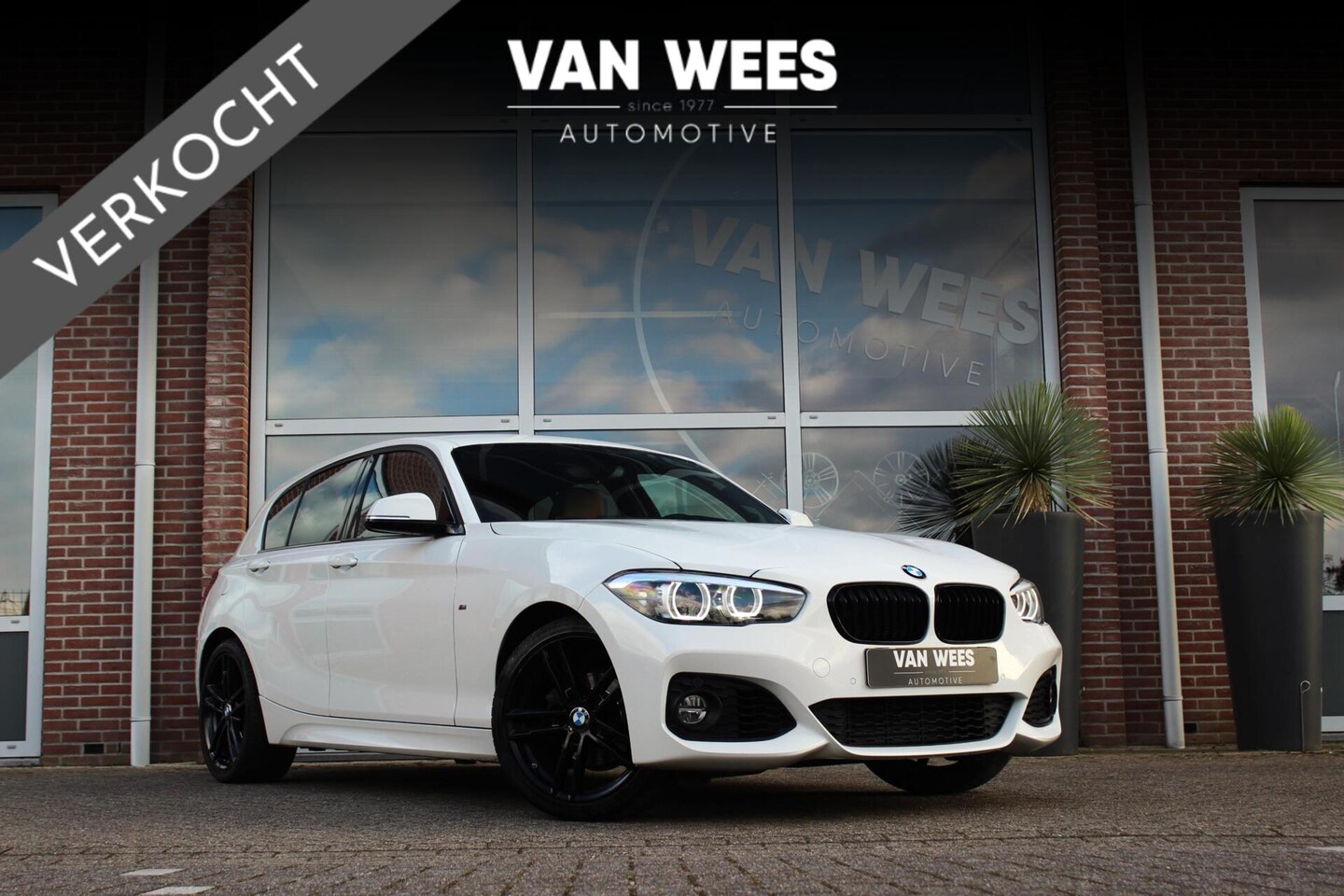 BMW 1-serie - 118i F20 M Sport Edition | M-pakket | 2e eigenaar | 18 inch | LED | NL auto | Leer | Navi - AutoWereld.nl