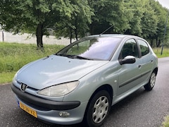 Peugeot 206 - 1.4 Gentry*AUTOMAAT*NAP*SCHERM