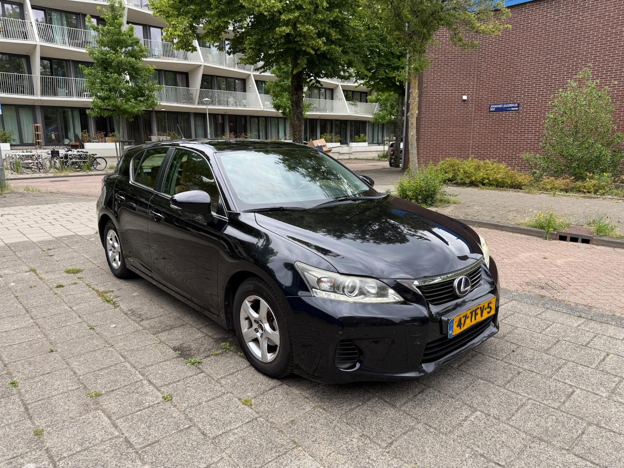 Lexus CT 200h - Hybrid Brown Leather Black Magic - AutoWereld.nl