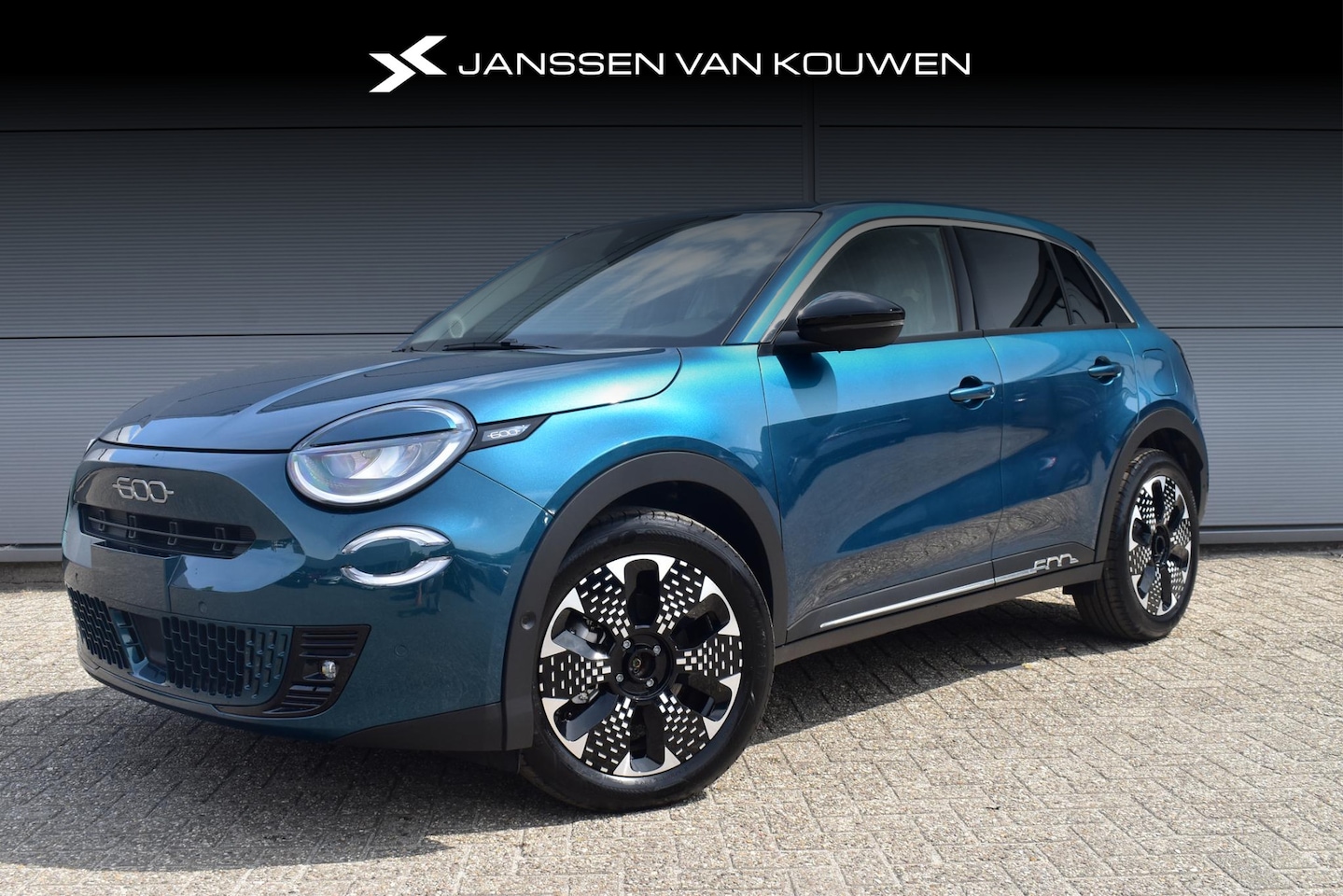 Fiat 600e - La Prima 54 kWh NIEUW OP VOORRAAD! - AutoWereld.nl
