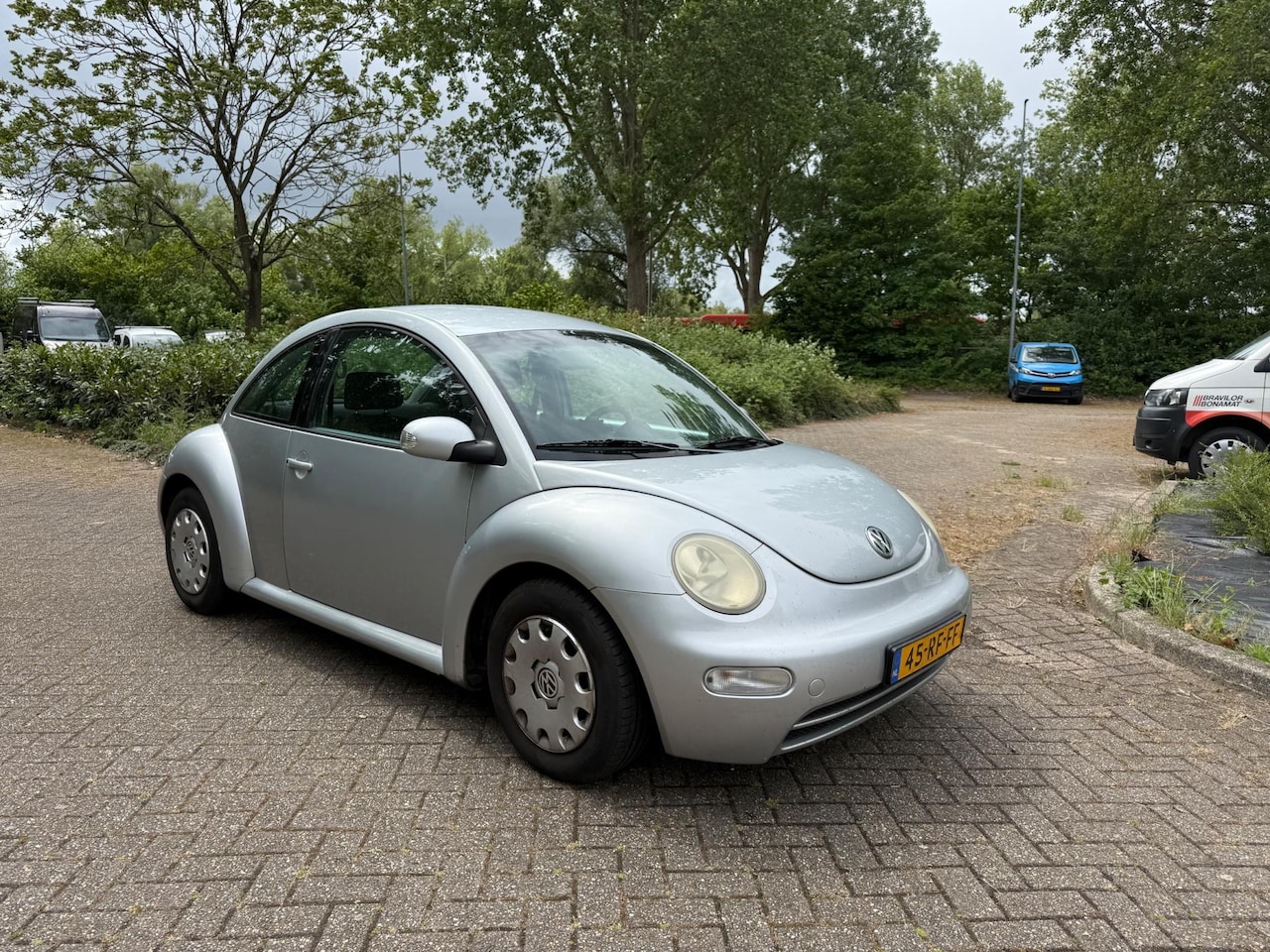 Volkswagen New Beetle - 1.6 Airco Silver Dream - AutoWereld.nl