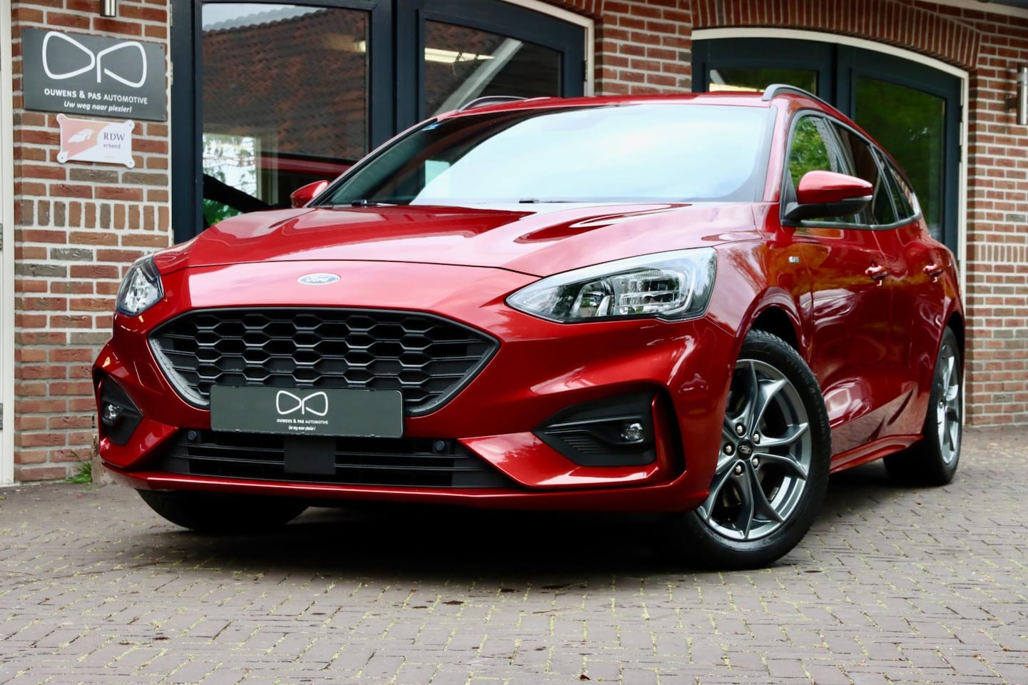 Ford Focus Wagon - 1.0 EcoBoost ST Line Business | NAVIGATIE | CARPLAY | STUURWIELVERW. | CAMERA - AutoWereld.nl