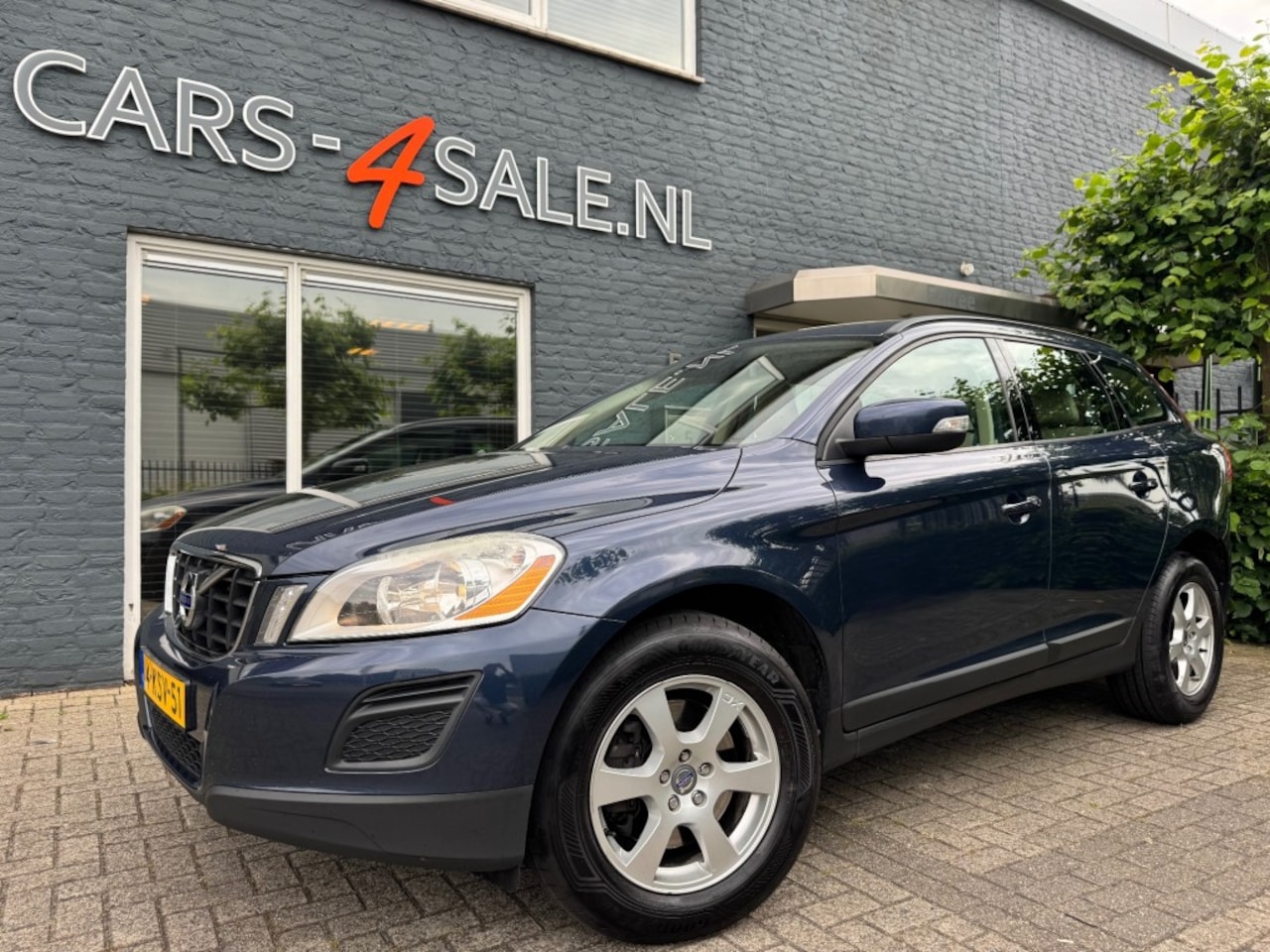 Volvo XC60 - 2.0 D3 + Leder + Navi + Pdc - Apk 05/2026 - Nette staat! - AutoWereld.nl
