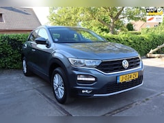 Volkswagen T-Roc - 1.5 TSI AUTOMAAT / CAMERA / NAVIGATIE - APPLE CARPLAY / ELEK KLEP BTW