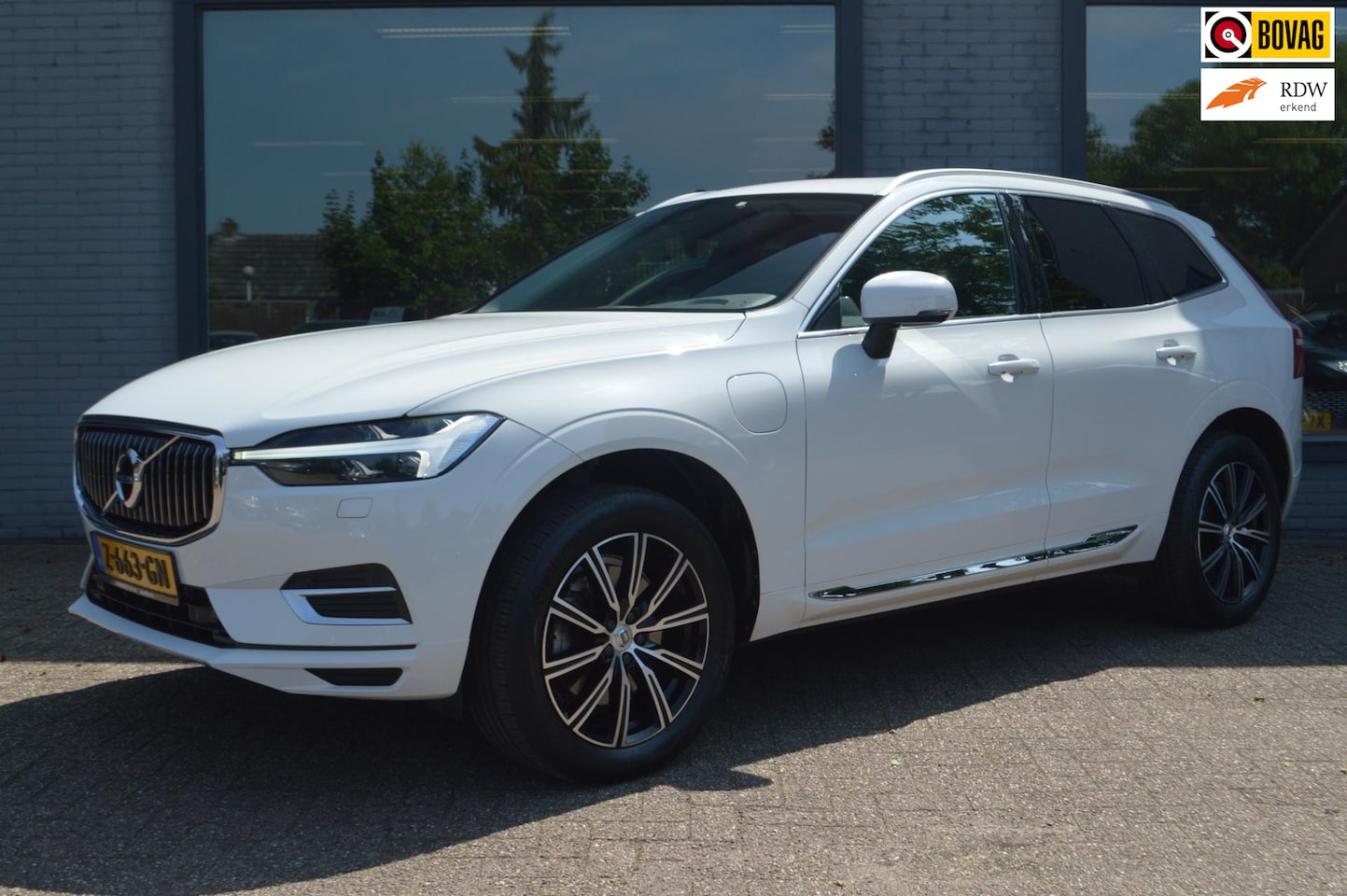 Volvo XC60 - 2.0 Recharge T8 AWD Inscription | Panoramadak | Trekhaak - AutoWereld.nl