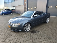 Audi A4 Cabriolet - 4.2 V8 S4 quattro Pro line