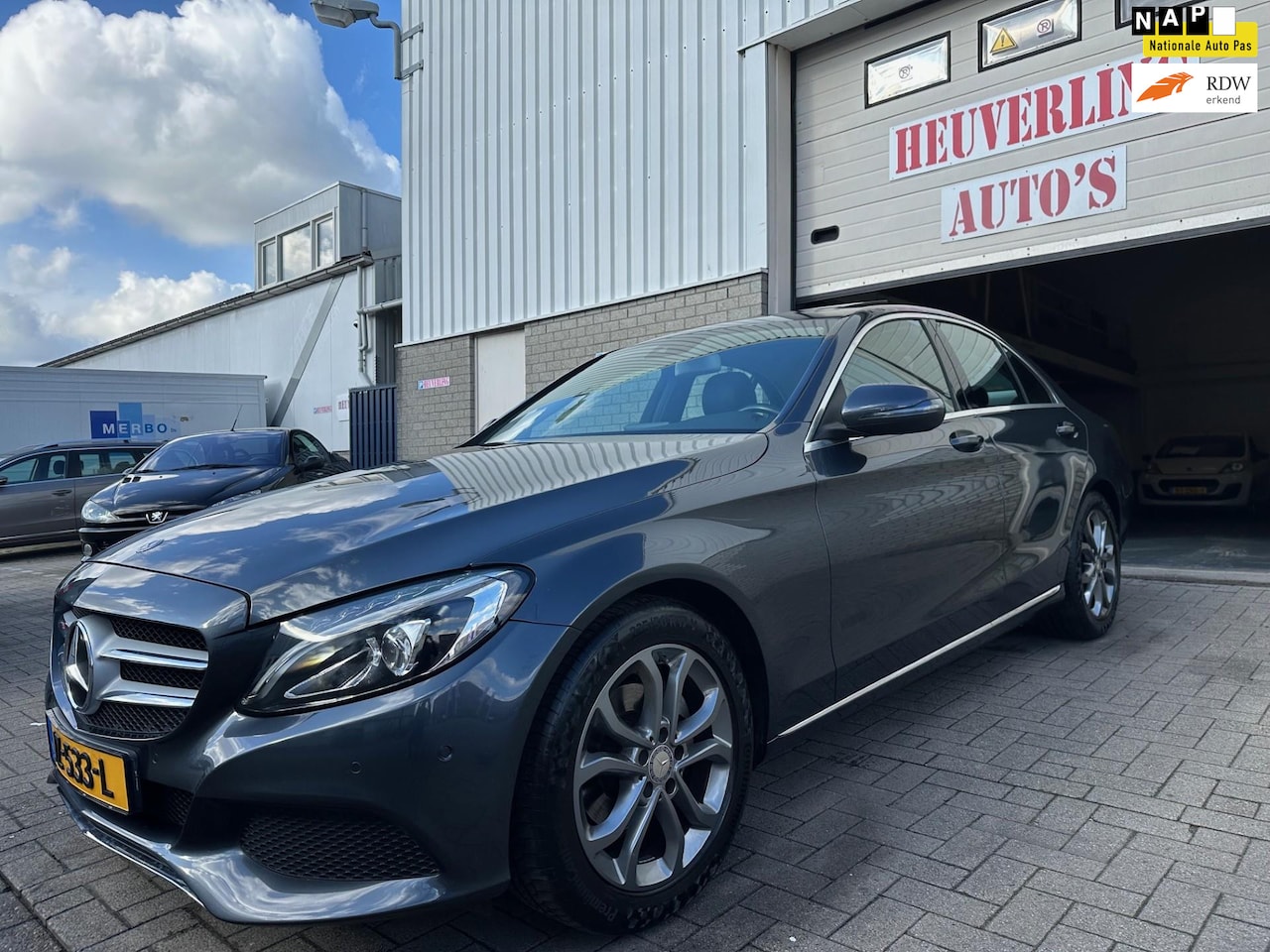 Mercedes-Benz C-klasse - 180 Prestige|Automaat|Pano|Navi|Trekhaak - AutoWereld.nl