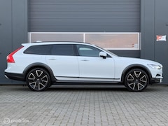 Volvo V90 Cross Country - 2.0 D4 AWD Geartronic-8 /Pilot Assist/Aut.inparkeren/Trekhaak/Adap CC/Winterline/21inch/De