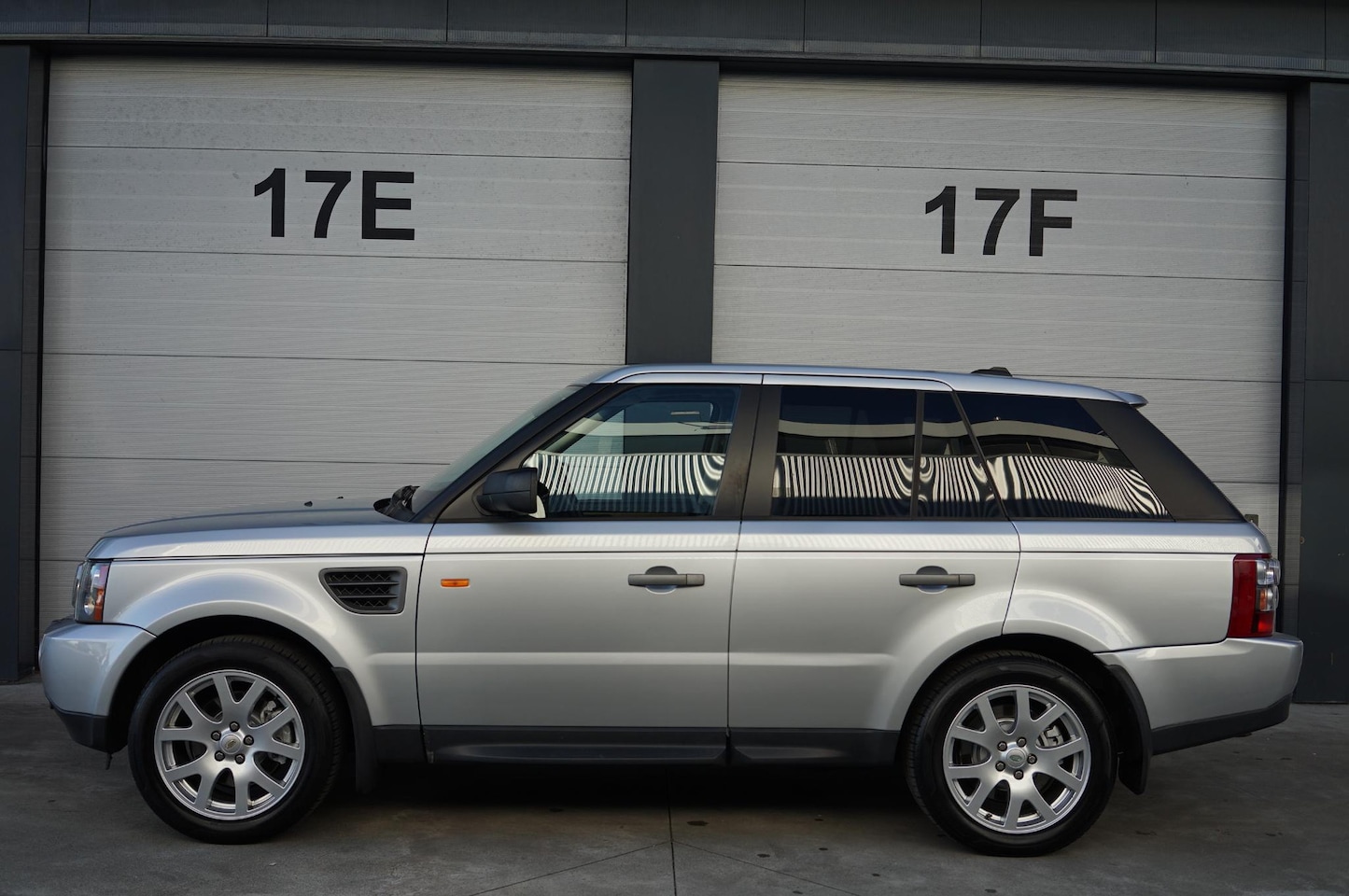 Land Rover Range Rover Sport - 4.4 V8 HSE 4.4 V8 HSE - AutoWereld.nl