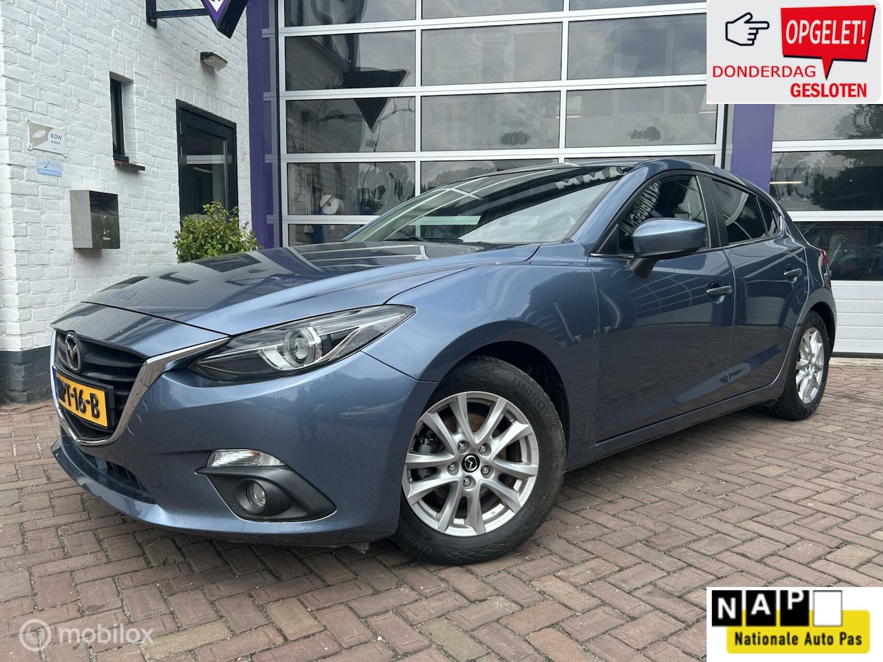 Mazda 3 - 1.5 S * AIRCO * NAVIGATIE * TREKHAAK * LM VELGEN * - AutoWereld.nl