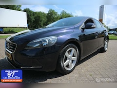 Volvo V40 - 2.0 D2 120pk AIRCO-ECC/NAVIGATIE/PDC/TREKHAAP/NAP