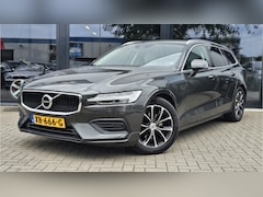 Volvo V60 - 2.0 D3 Momentum + HARMAN KARDON + ADAPT CRUISE + VOLLEER