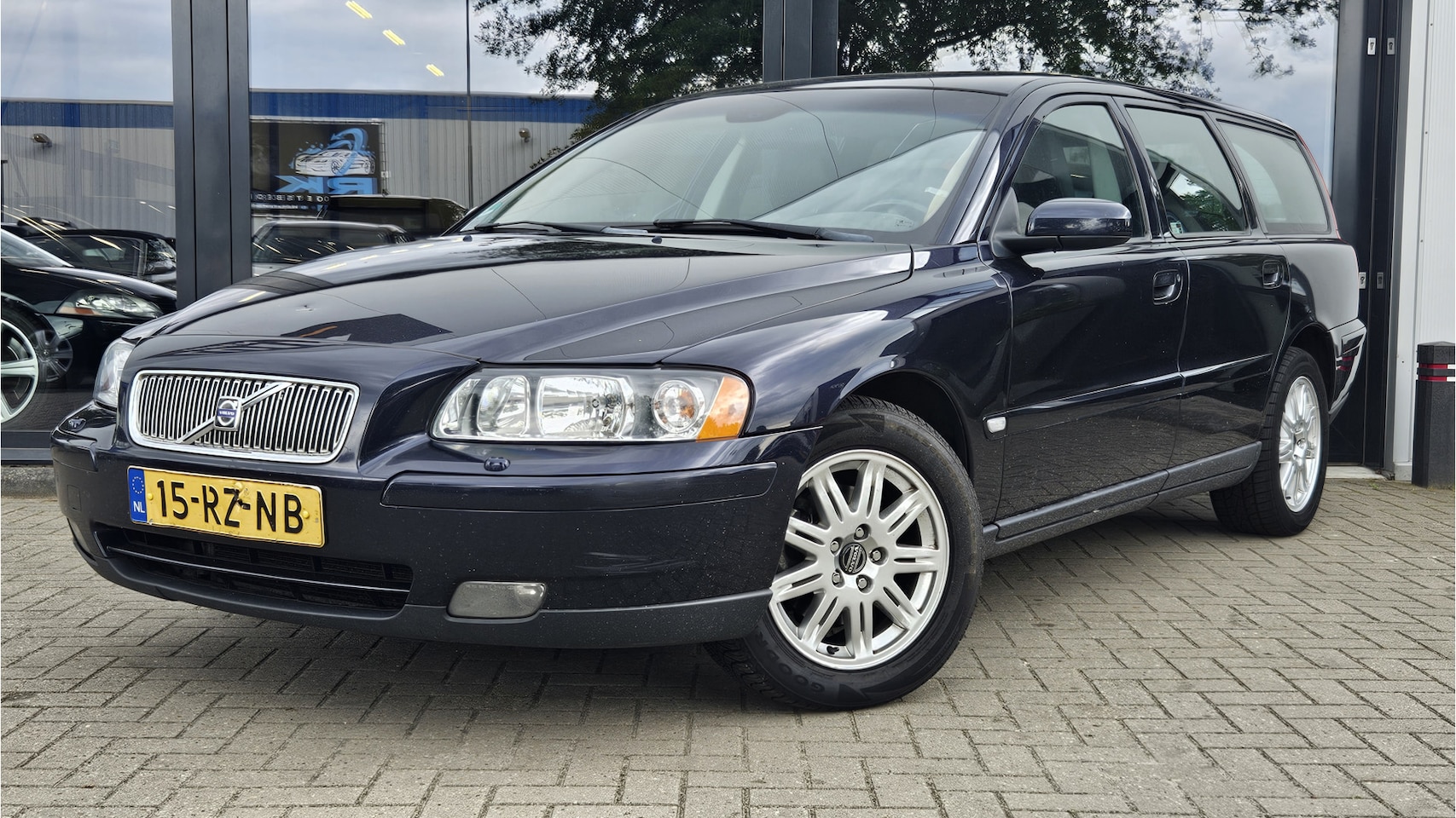Volvo V70 - 2.4 Momentum 2.4 Momentum - AutoWereld.nl
