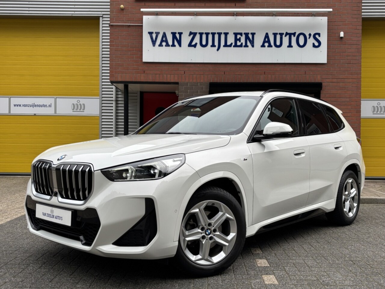 BMW X1 - sDrive18i M-Sport Panorama Head-up Keyless HarmanKardon LED - AutoWereld.nl