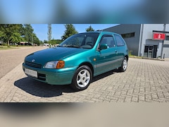 Toyota Starlet - 1.3-16V AIRCO A.P.K als Nieuw staat dealer onderhouden