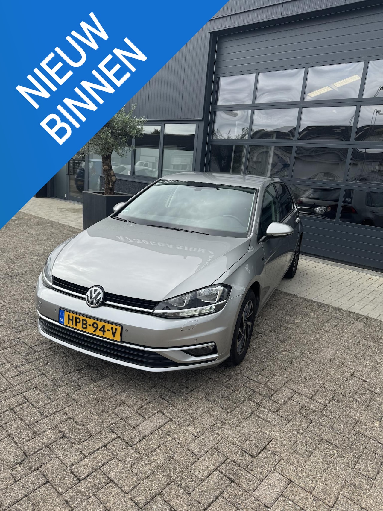 Volkswagen Golf - 1.0 TSI Highline 1.0 TSI Highline - AutoWereld.nl