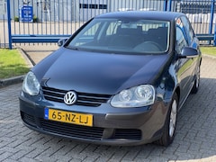 Volkswagen Golf - 1.6 FSI Comfortline