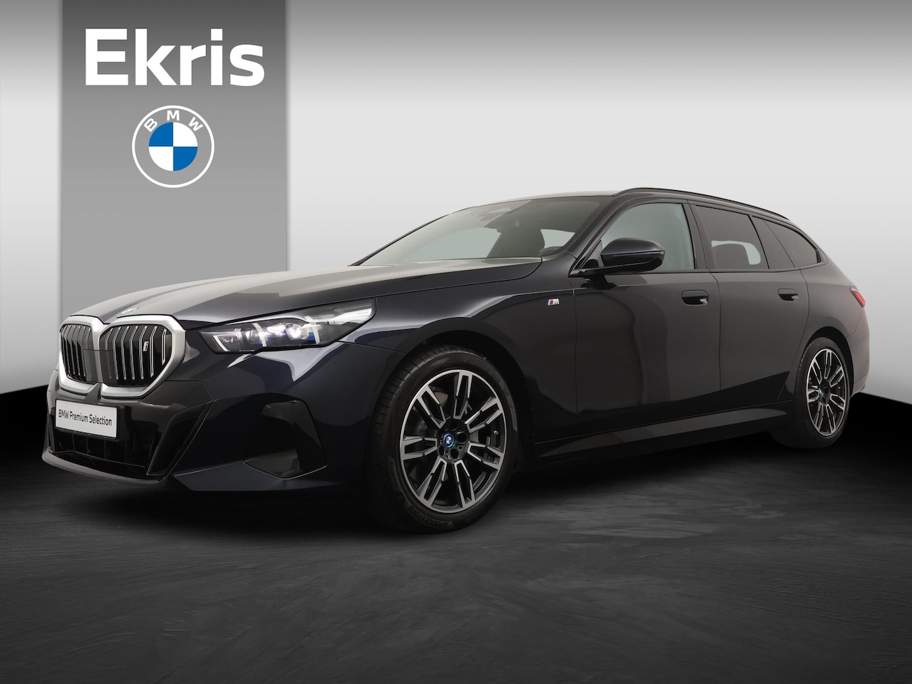 BMW i5 Touring - eDrive40 84 kWh | M Sportpakket | Trekhaak | Driving Assistant Plus | - AutoWereld.nl