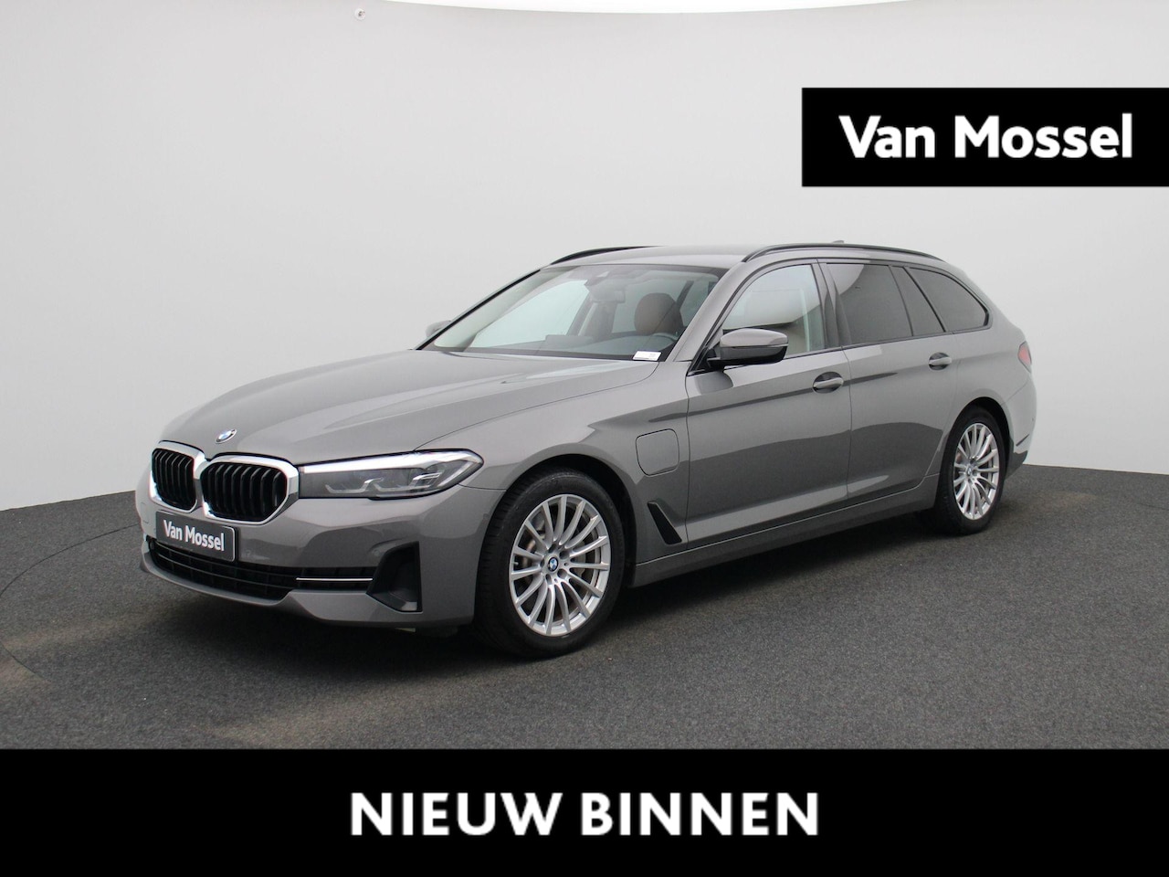 BMW 5-serie Touring - 530e Executive | Automaat | Leder | Navigatie | Stoel verwarming | Cruise control | Virtua - AutoWereld.nl