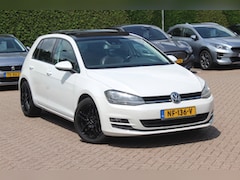 Volkswagen Golf - 1.4 TSI ACT Highline / Panoramadak / Leder / Parkeerhulp V+A / 17'' / Navigatie / Getint g