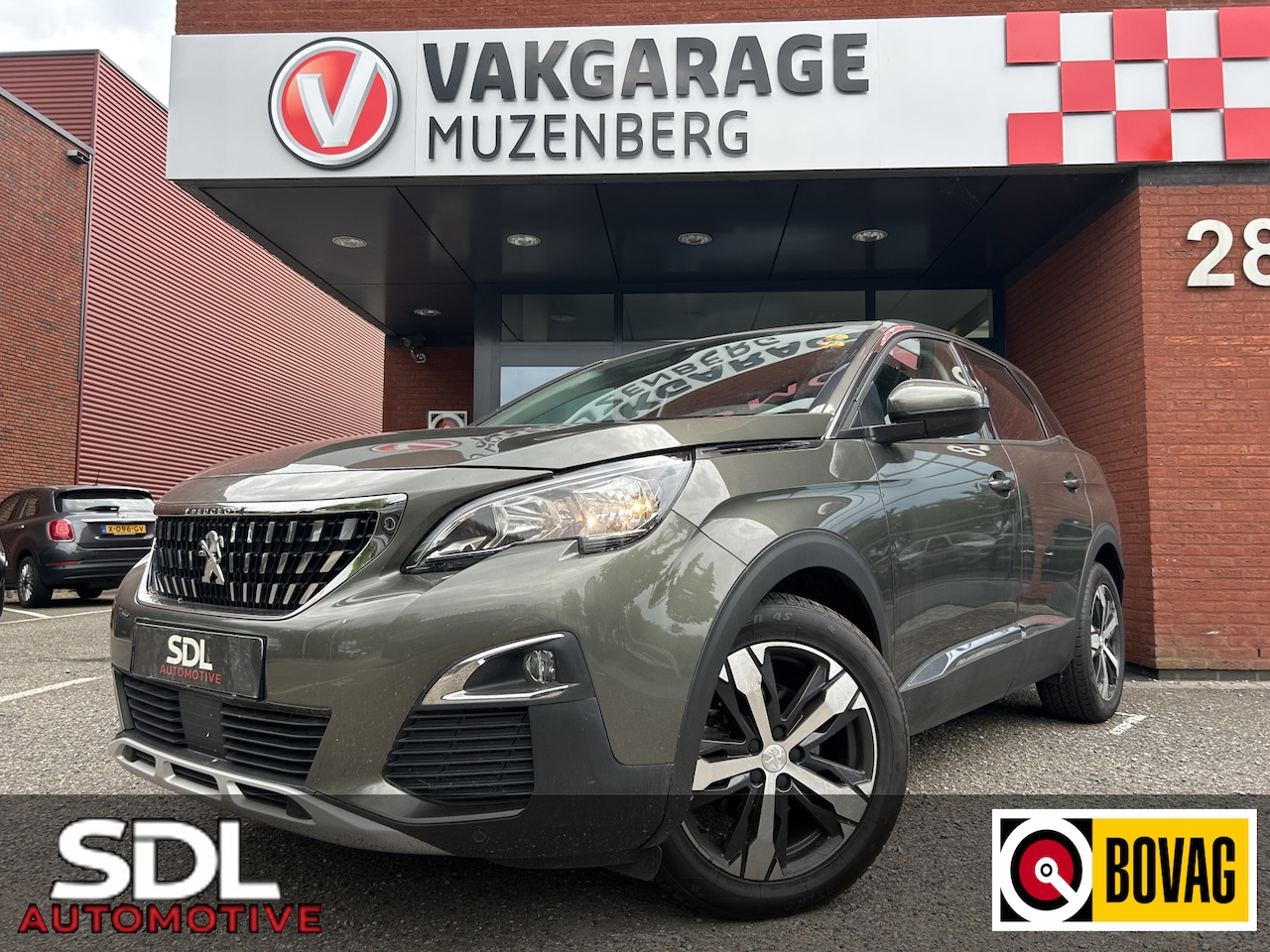 Peugeot 3008 - 1.2 PureTech Allure Crossway // NAVI + CARPLAY // PDC // CRUISE // CLIMA // DIGITAL COCKPI - AutoWereld.nl
