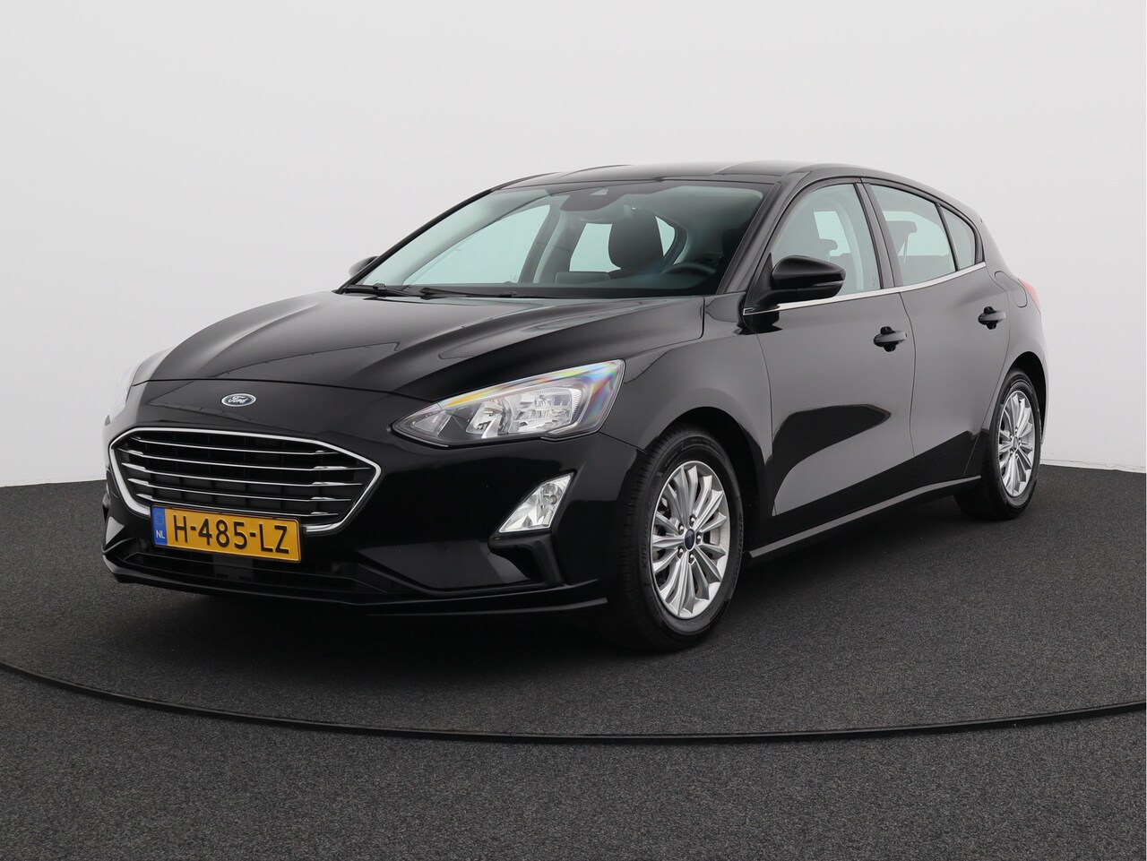 Ford Focus - 1.0 EcoBoost Titanium Business/ lage km/ zeer mooi! - AutoWereld.nl