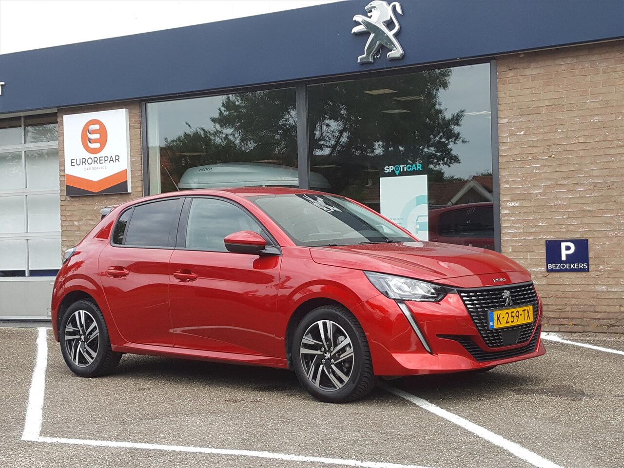 Peugeot 208 - 1.2 PureTech 100pk EAT8 Allure Pack | Navi | BT | Parkeersens. en camera achter | LM-velge - AutoWereld.nl