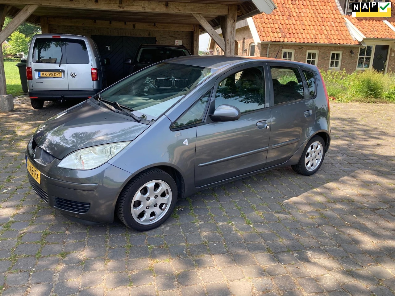 Mitsubishi Colt - 1.3 Invite met airco - AutoWereld.nl