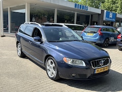 Volvo V70 - 2.5T 231pk Summum Schuifdak Keyless 5 Cilinder