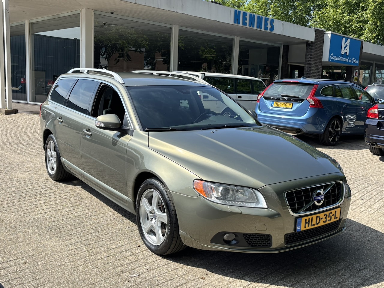 Volvo V70 - 2.5T 231pk 5 Cilinder Summum Keyless Premium sound - AutoWereld.nl