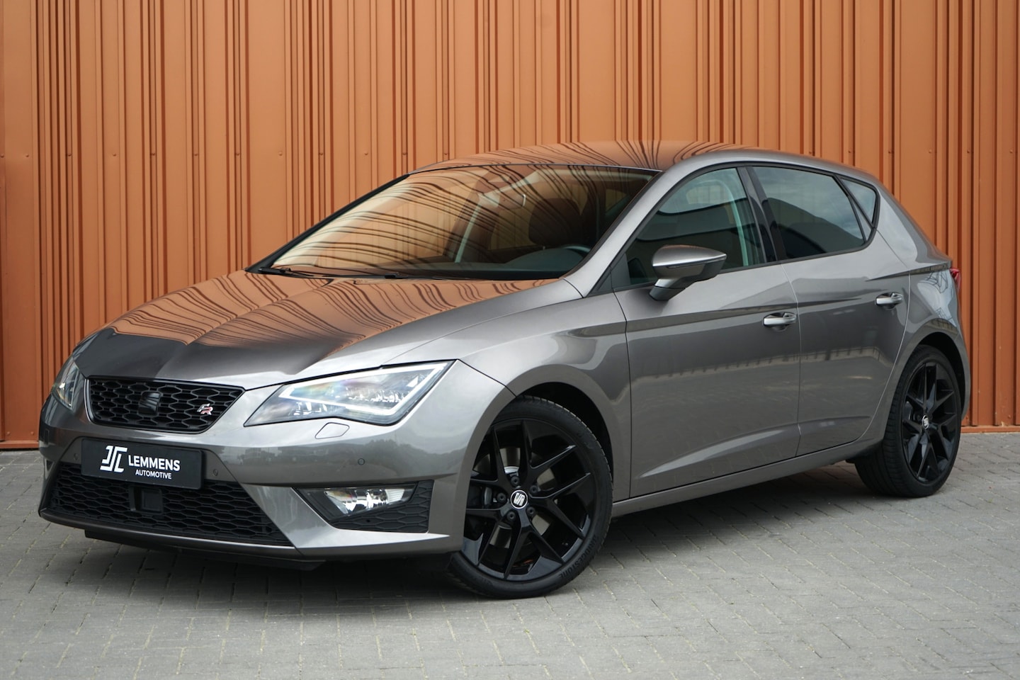 Seat Leon - 1.4 TSI FR DSG ACC LED Carplay Camera DAB Sfeerverlichting - AutoWereld.nl