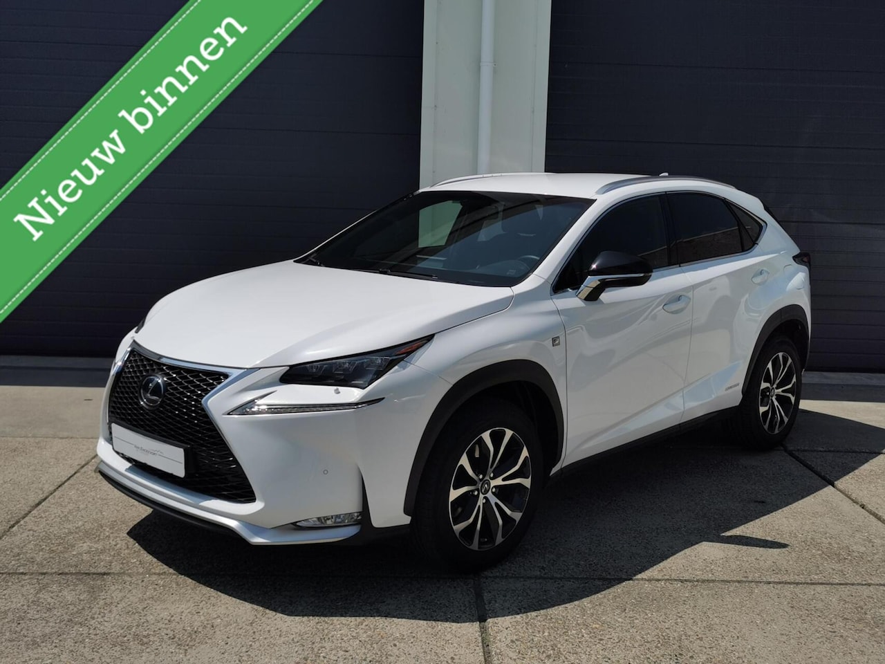 Lexus NX - 300h AWD F Sport Line 2016 - AutoWereld.nl